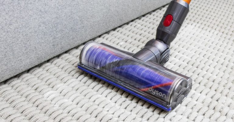 How to Clean a Vacuum Cleaner
