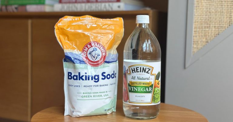 Please Stop Mixing Baking Soda and Vinegar to Make Cleaning Paste