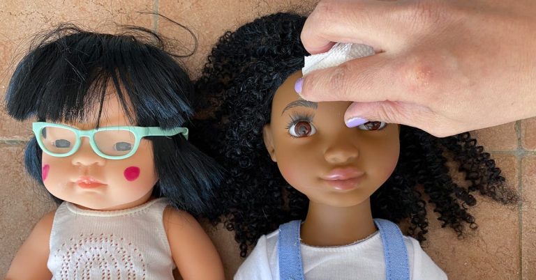 How to Clean Stuffed Animals and Dolls