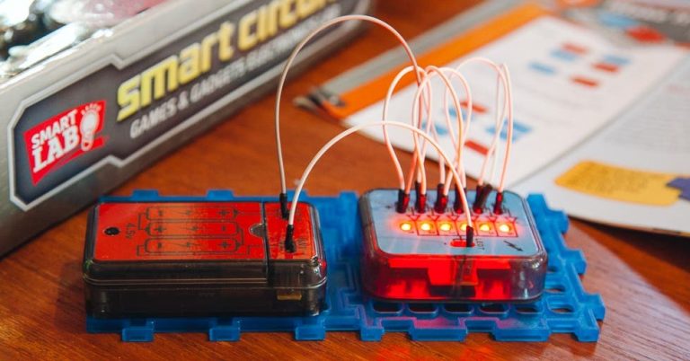 The 2 Best Electronics Kits for Kids and Beginners in 2025