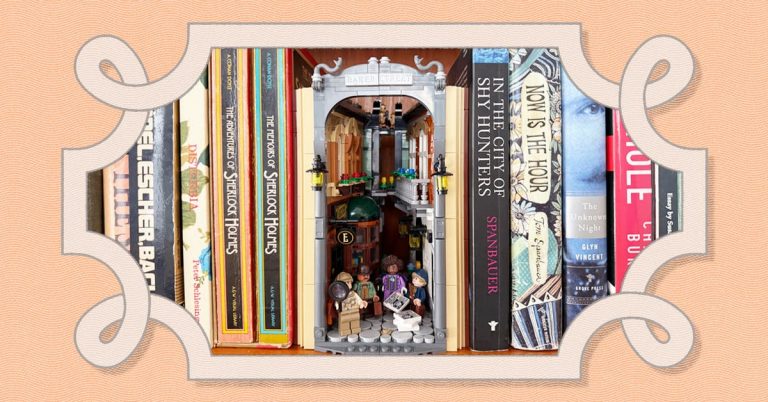 These Little Literary Dioramas Are a Delightful Way to Display My Lego